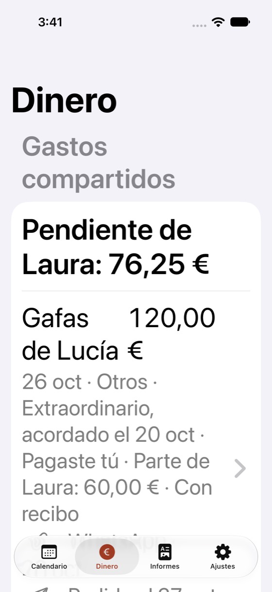 La misma pantalla Dinero con el texto en tamaño de accesibilidad: las filas se apilan y se lee todo